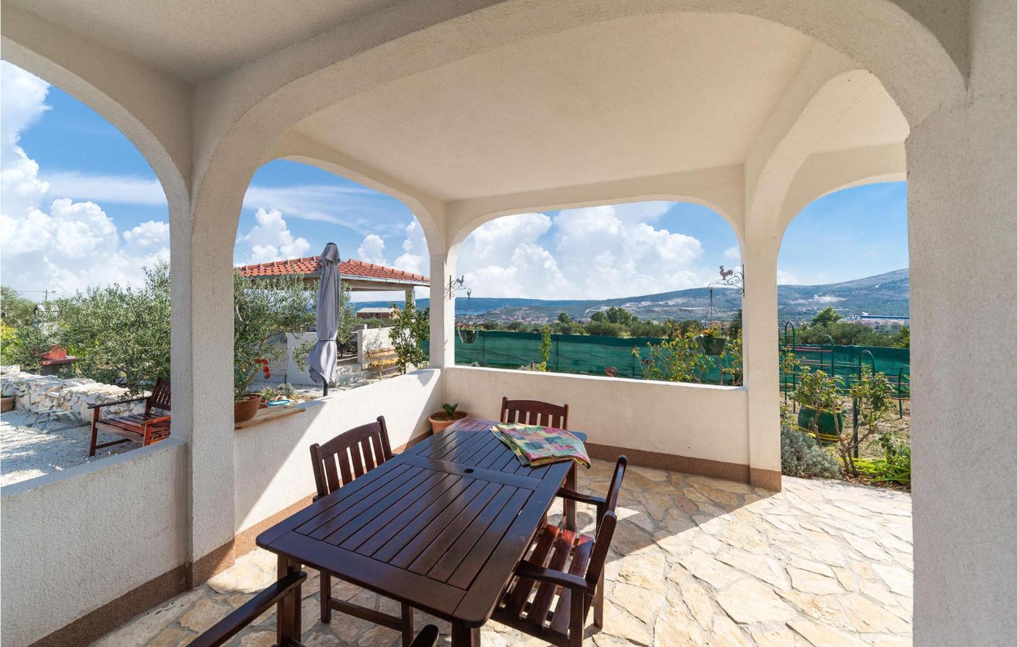 Gorgeous Home In Kastel Stafilic With Wifi Extérieur photo