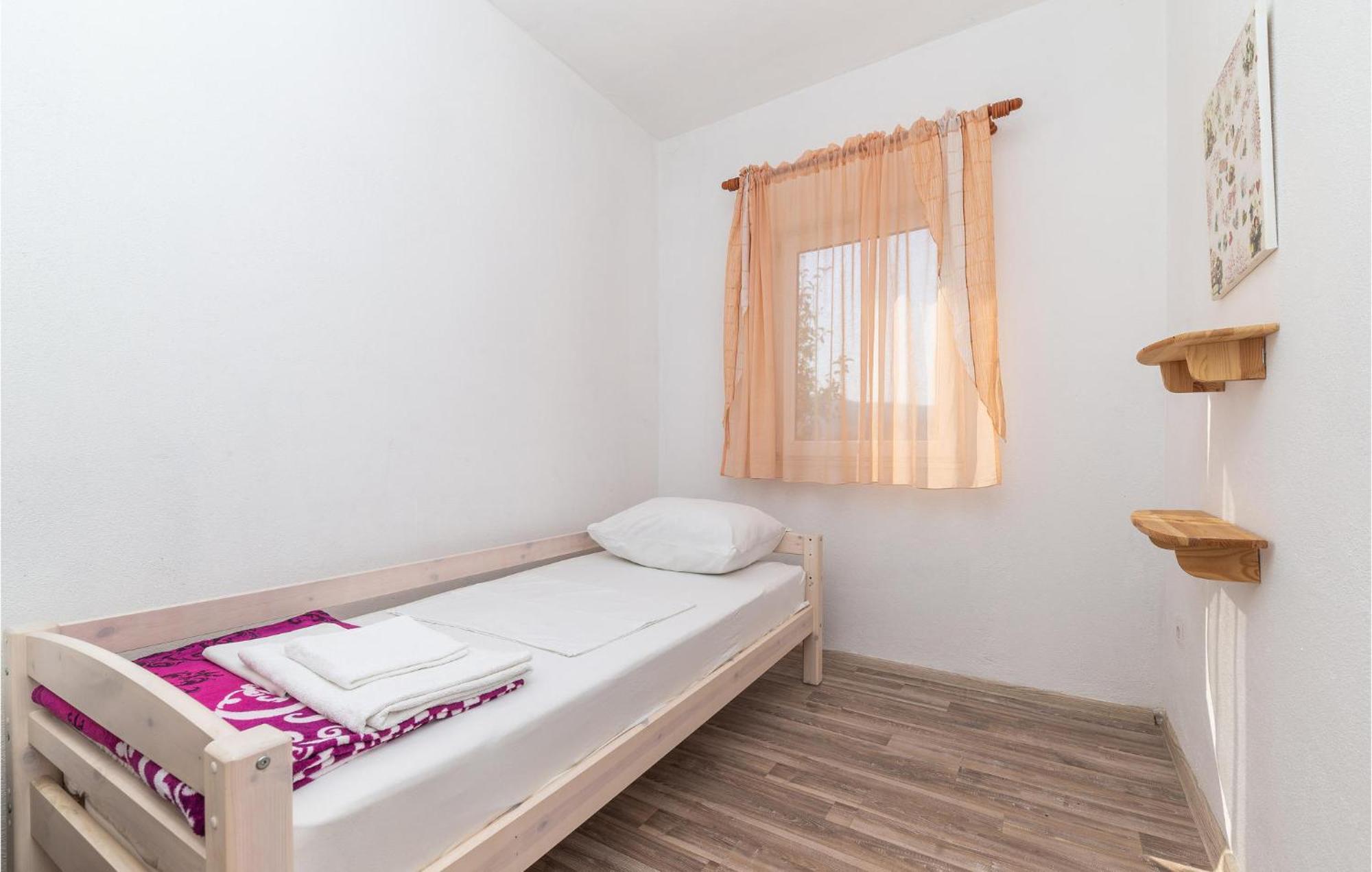 Gorgeous Home In Kastel Stafilic With Wifi Extérieur photo