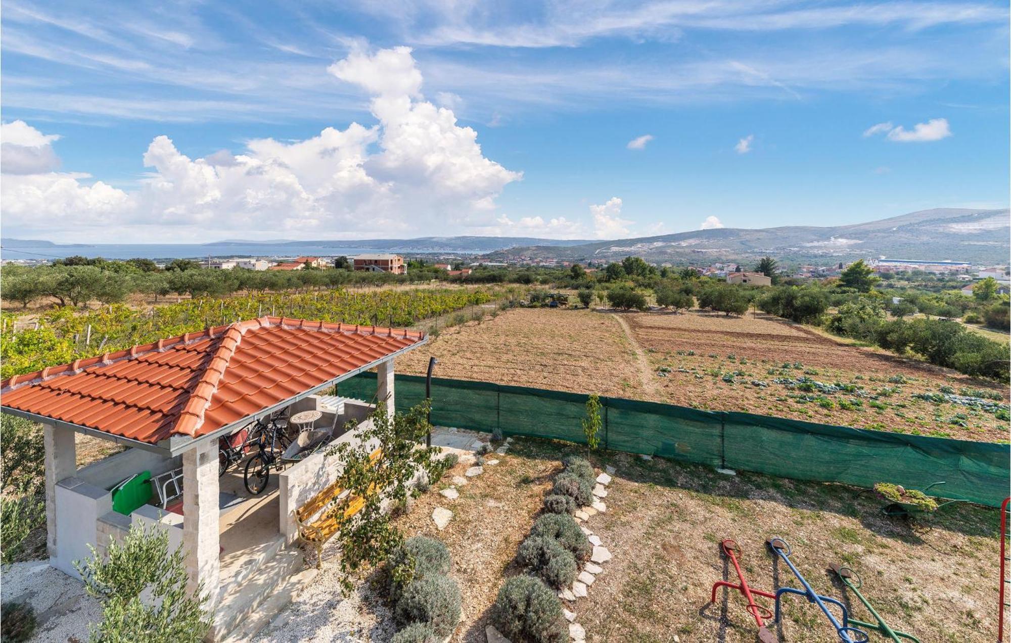 Gorgeous Home In Kastel Stafilic With Wifi Extérieur photo