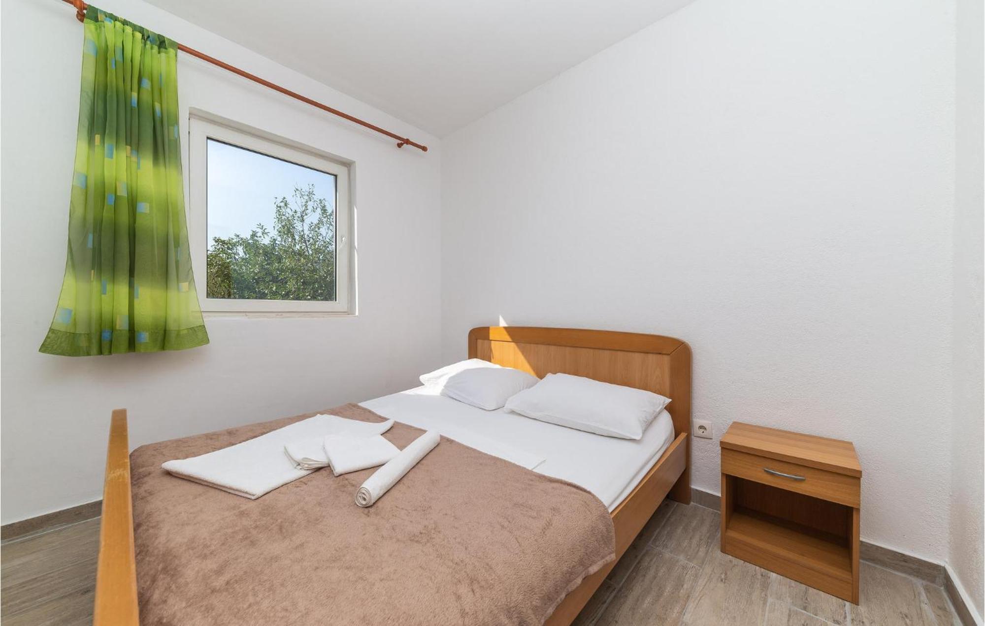 Gorgeous Home In Kastel Stafilic With Wifi Extérieur photo
