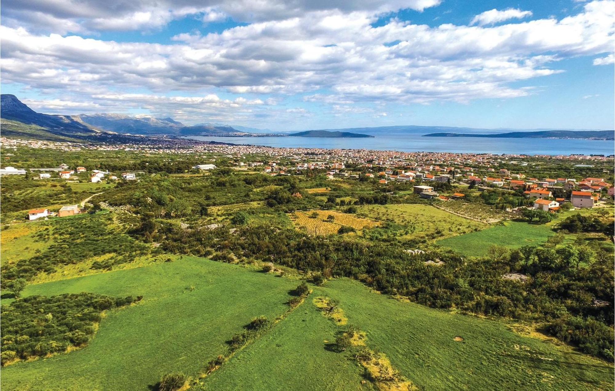 Gorgeous Home In Kastel Stafilic With Wifi Extérieur photo