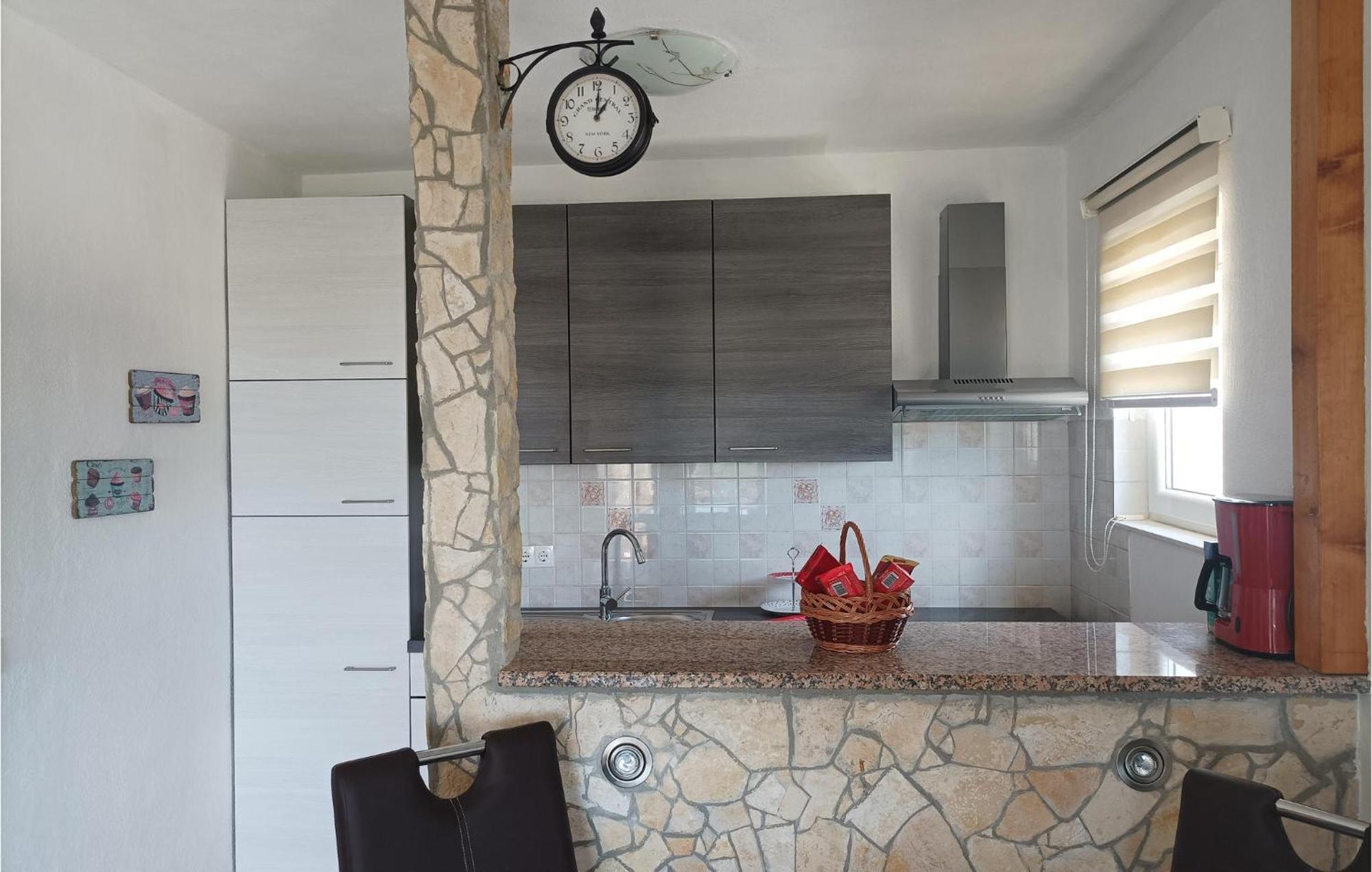 Gorgeous Home In Kastel Stafilic With Wifi Extérieur photo